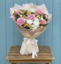 Букет цветов из:  Гвоздики, Орхидеи и Розы в Иннополисе