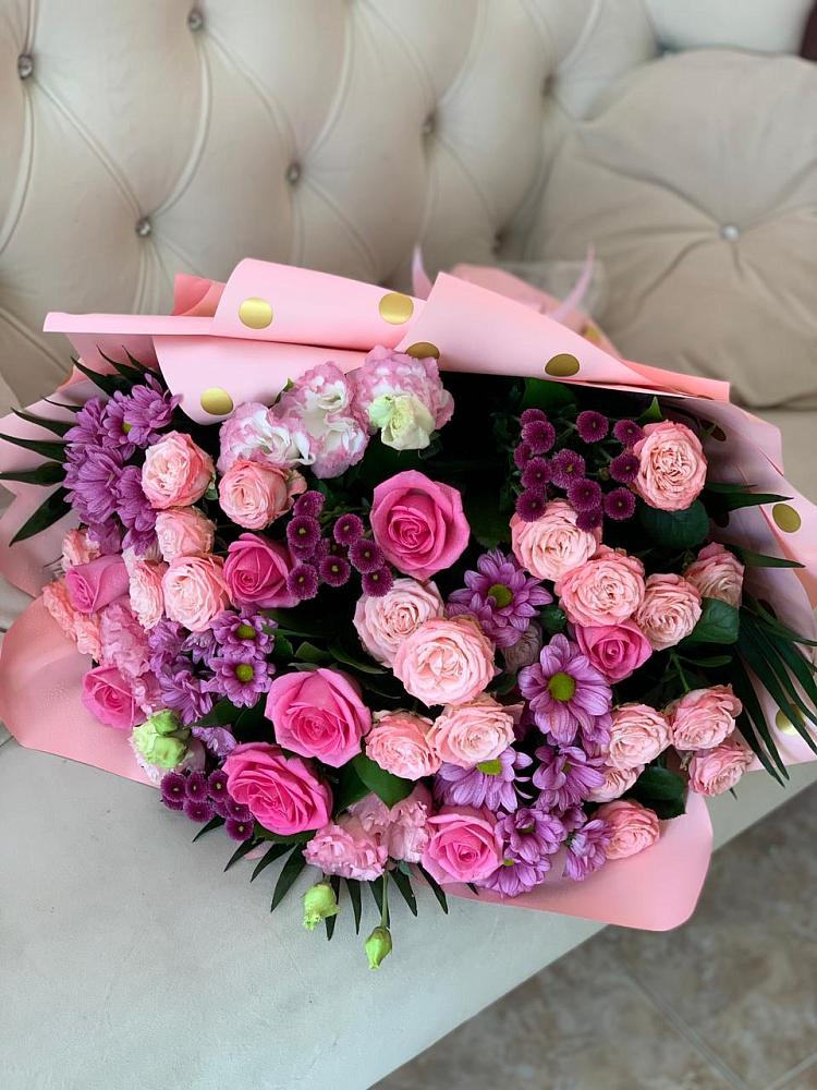 Букет цветов из: Хризантемы, Розы и Лизиантусы в Иннополисе