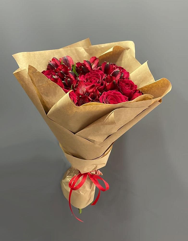 Букет цветов из: Альстромерии и Розы в Иннополисе