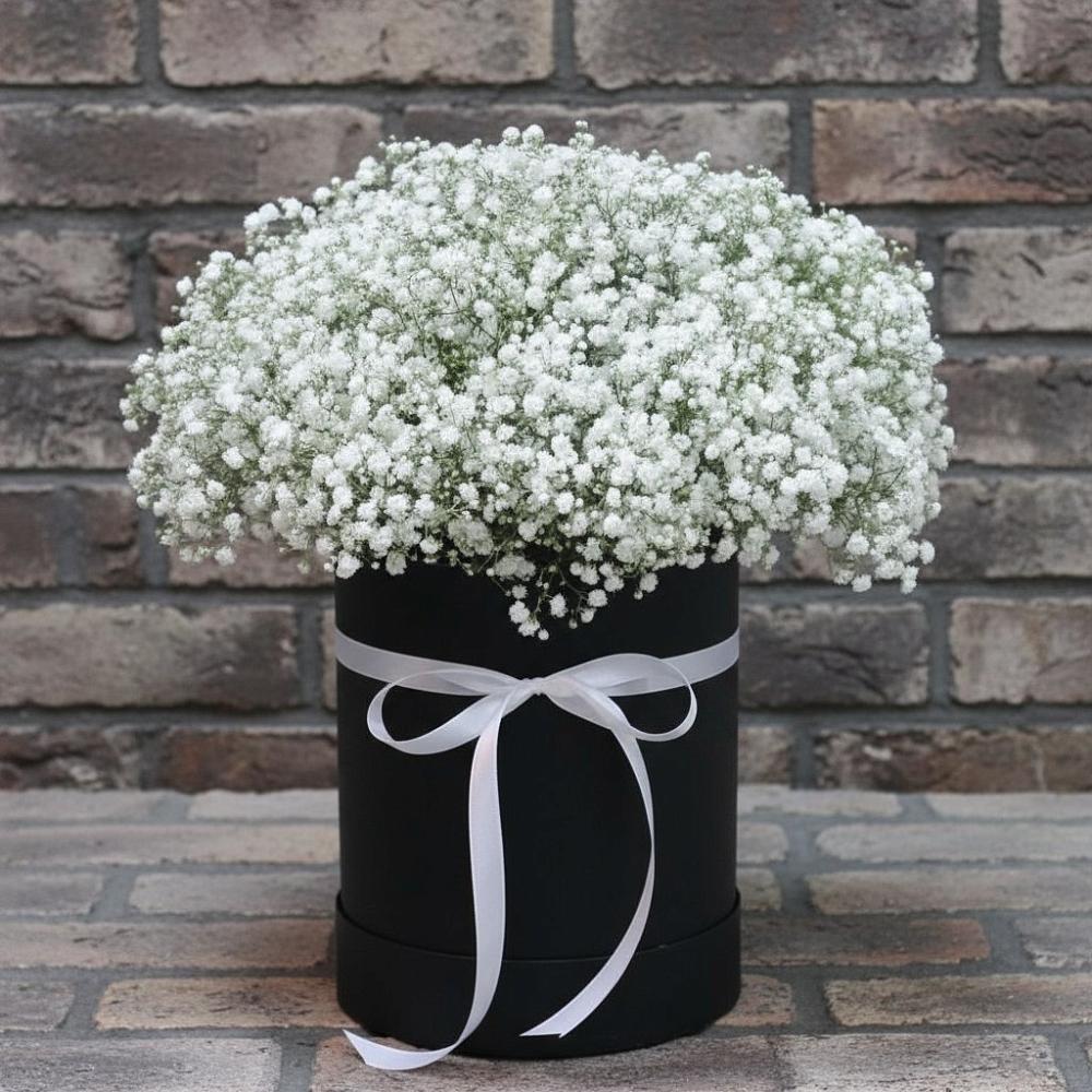 Цветочная композиция из Гипсофила в шляпной коробке в Иннополисе