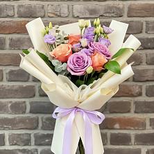 Букет цветов из:  Лизиантусы и Розы в Иннополисе