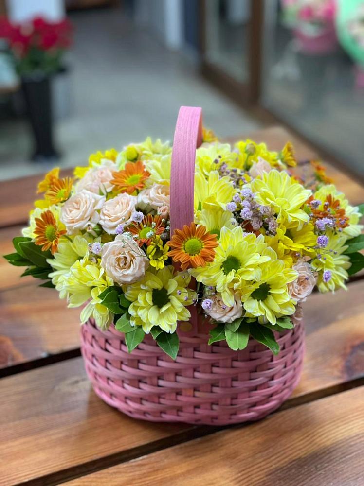 Цветочная композиция из Хризантемы и Розы в корзине в Иннополисе