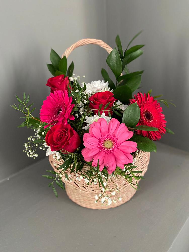 Цветочная композиция из Розы, Хризантемы и Герберы в корзине в Иннополисе