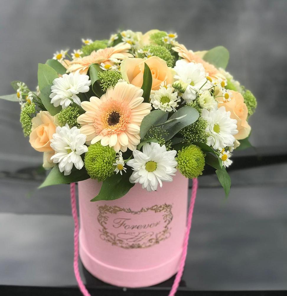 Цветочная композиция из Розы, Герберы и Хризантемы в шляпной коробке в Иннополисе