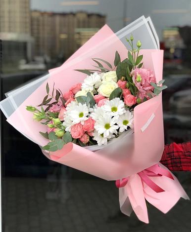Букет цветов из: Розы, Лизиантусы и Хризантемы в Иннополисе