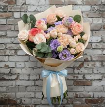 Букет цветов из:  Розы, Лизиантусы и Гвоздики в Иннополисе